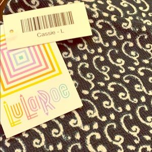 Lularoe green and white Cassie sz L